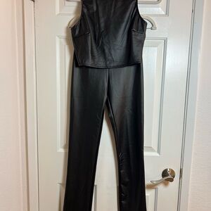 Fashion Nova leggings and top‎ set black color Size Medium